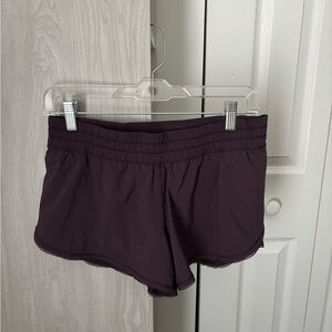 Lululemon Size 6 Dark Purple Hotty Hot 2.5” Shorts - NO LINER